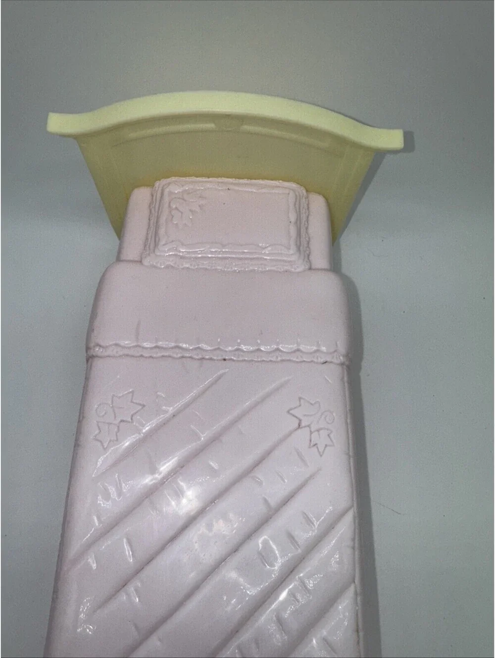Vintage Barbie Bed Susy Goose?